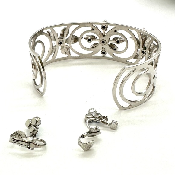 Vintage Sapphire Blue Rhinestone Bracelet & Earrings - Picture 8 of 13